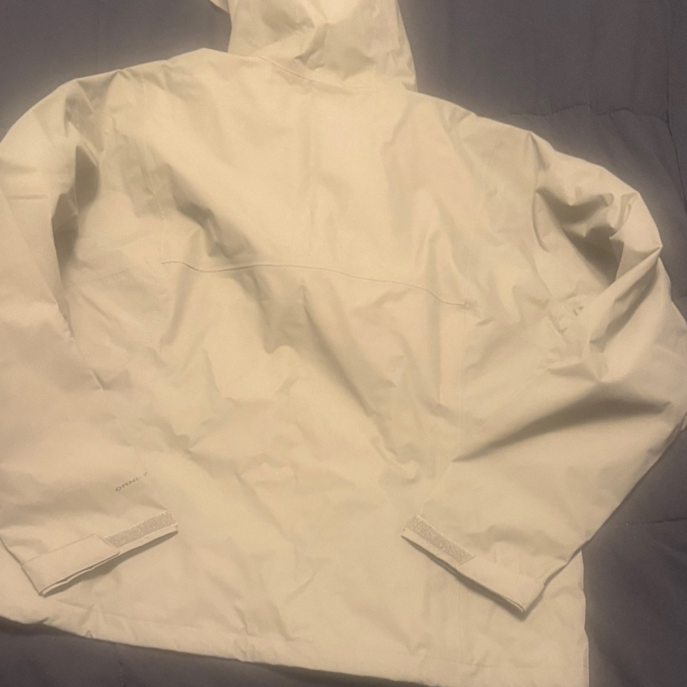 Columbia women’s Beige/Olivish Hooded Raincoat - Picture 5 of 6